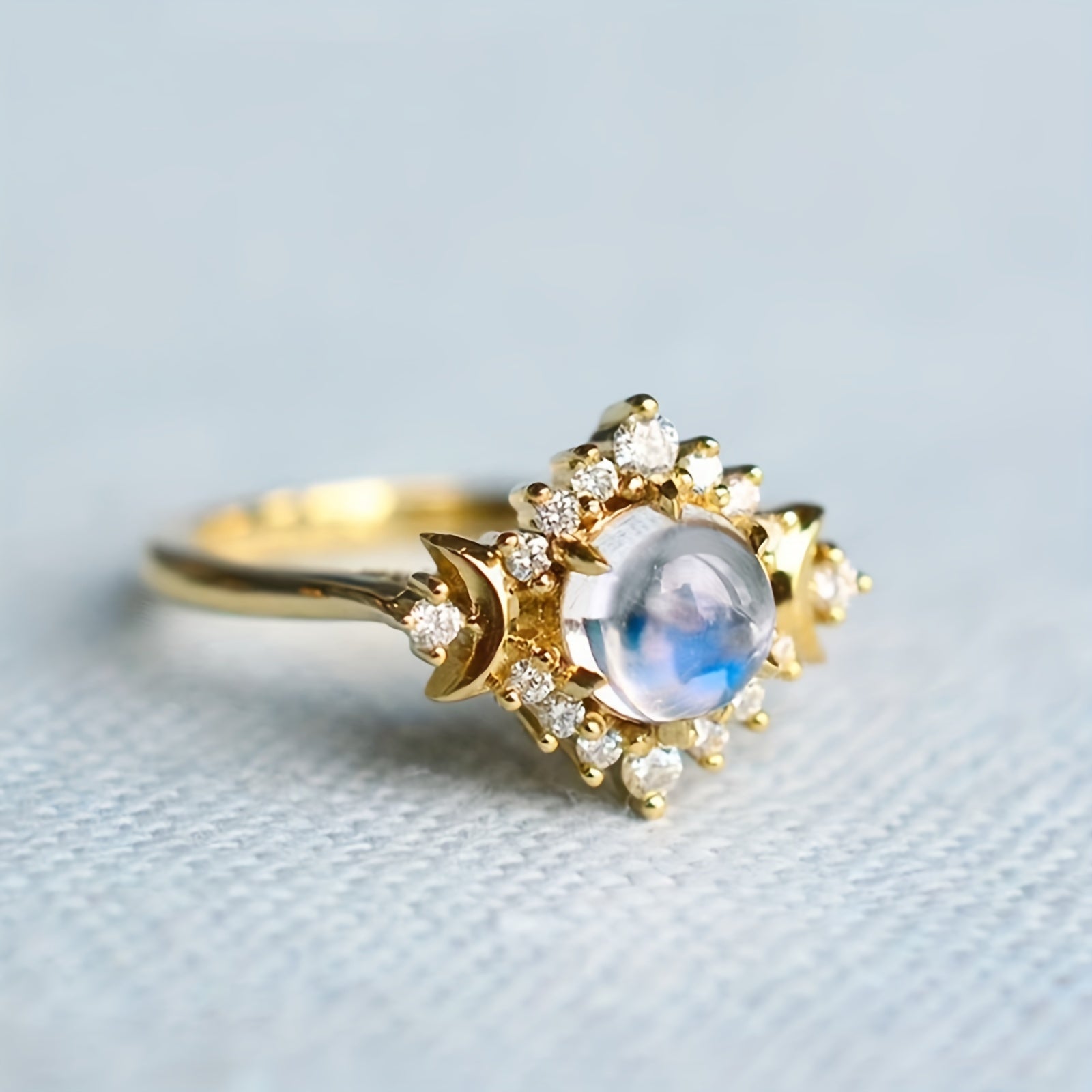 Anillo Sencillo con Piedra Luna