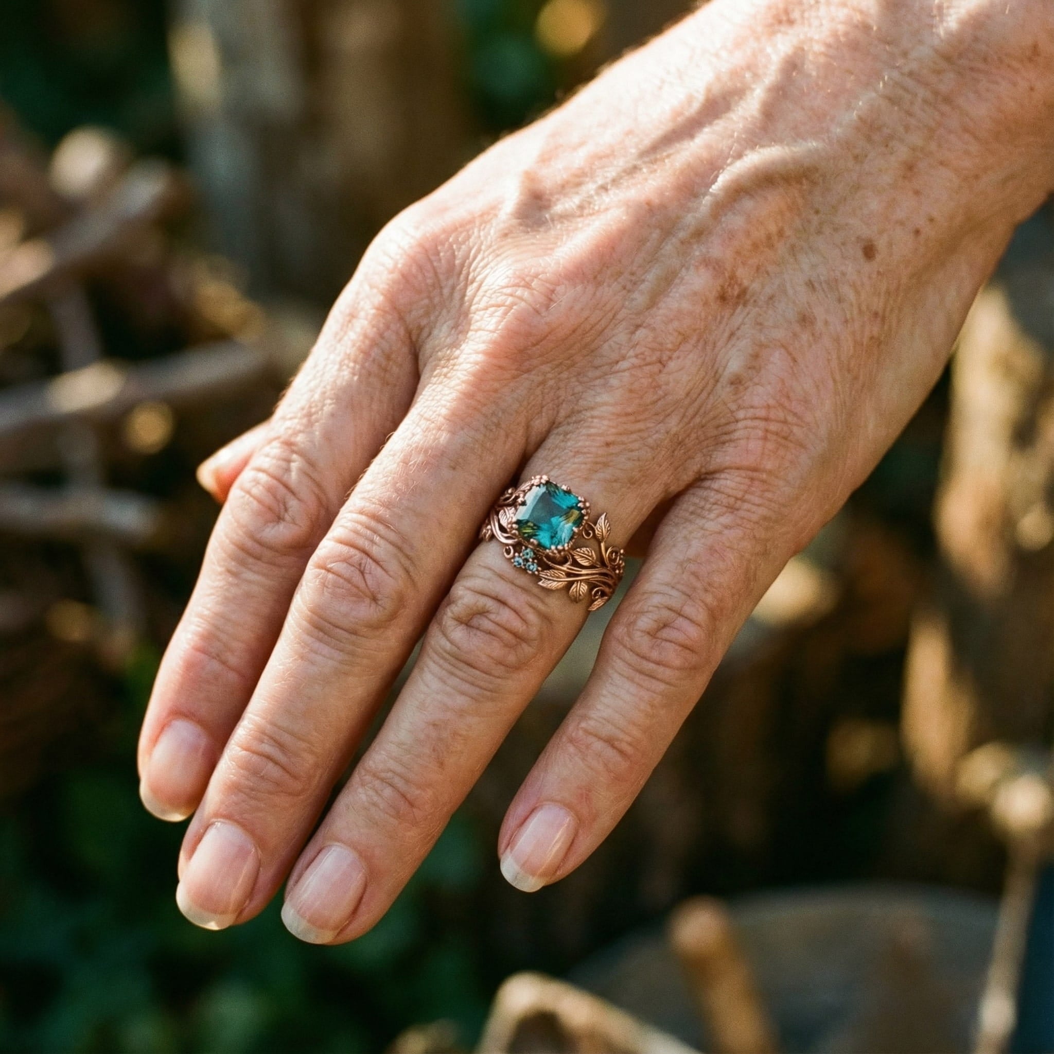 Anillo de Naturaleza con Cristal Verde