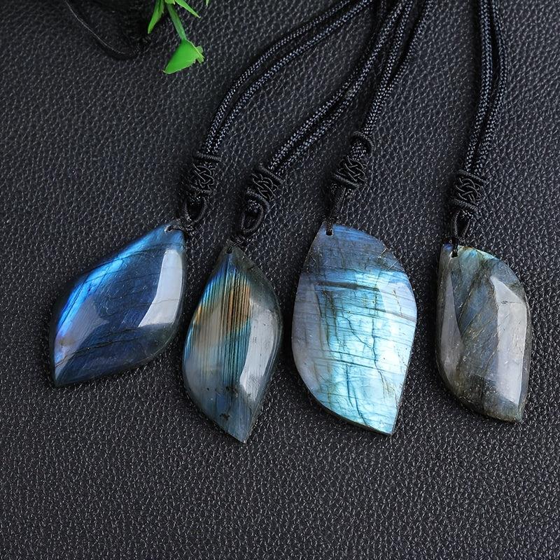 Collar de Piedra Lunar Mágica