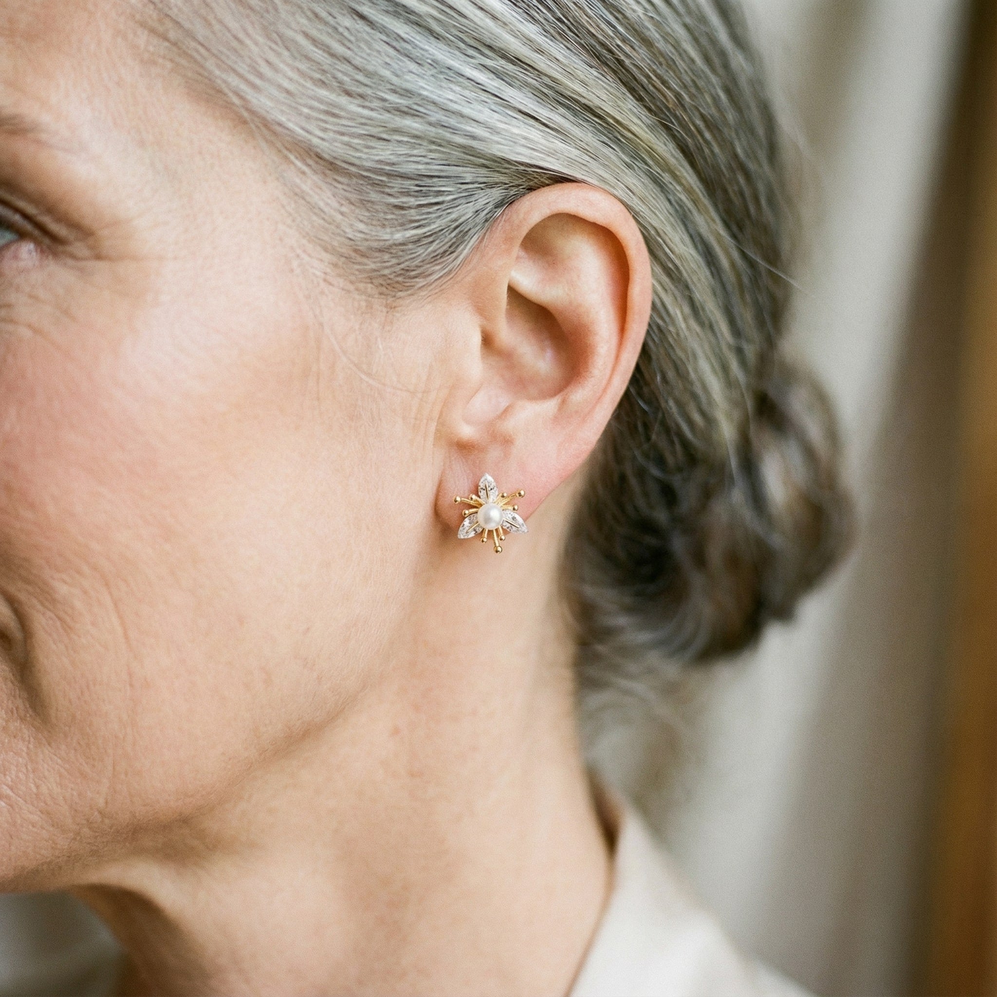 Pendientes de Flores con Cristales y Perlas