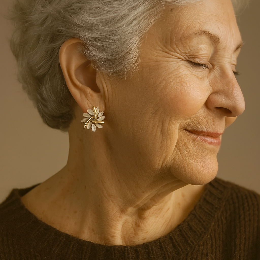 Pendientes Elegantes y Exquisitos con Pétalos de Ópalo en Oro