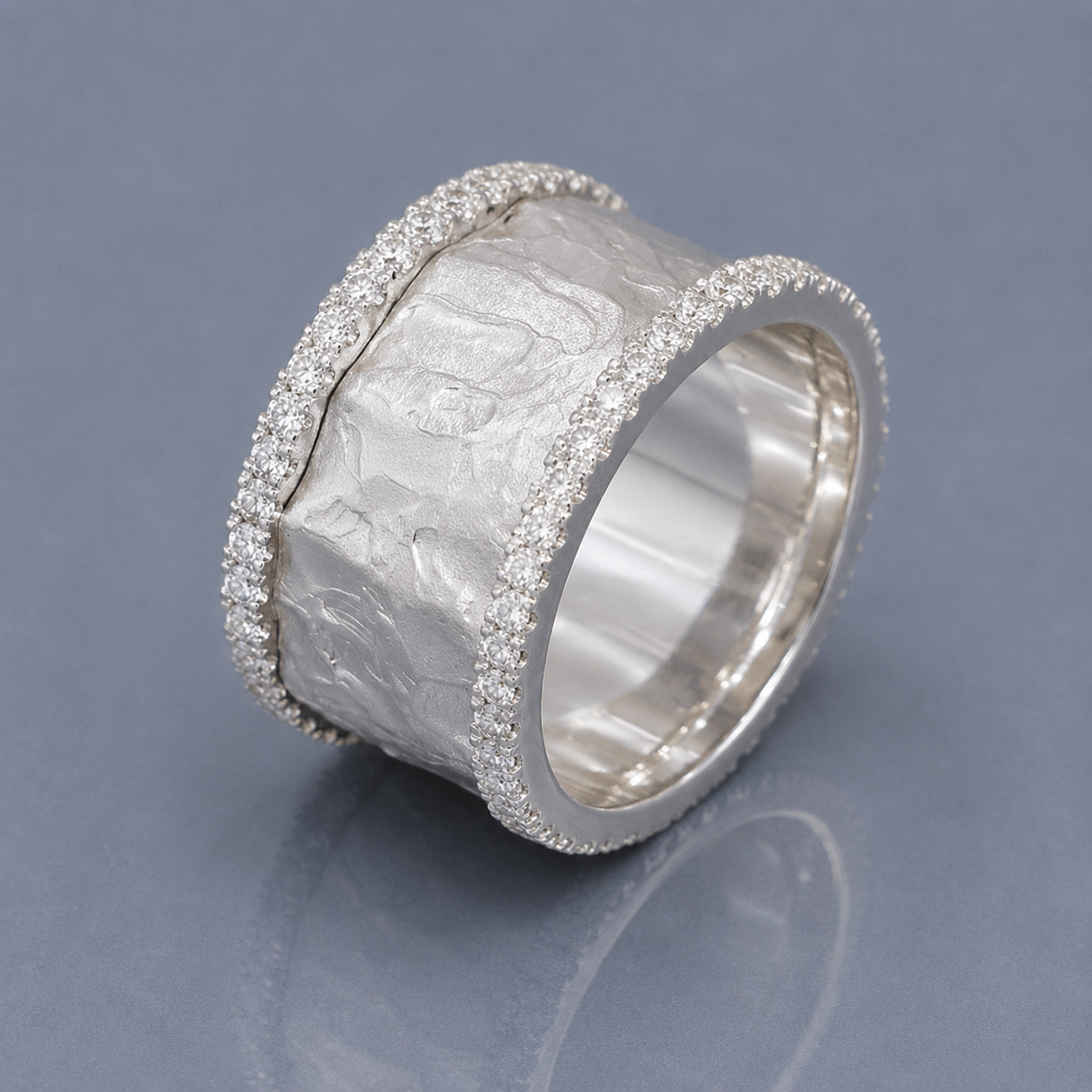 Anillo Vintage con Zirconia Plateada