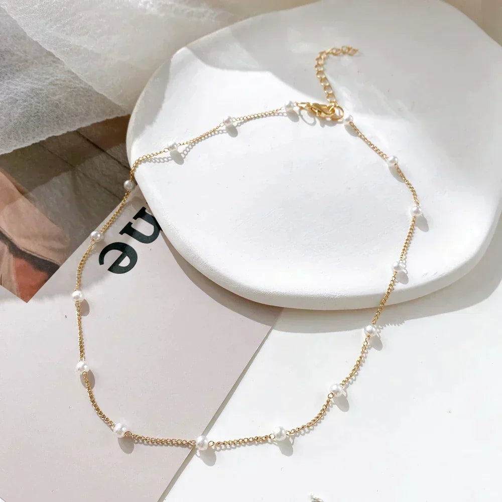 Collar de Perlas Pequeñas en Oro