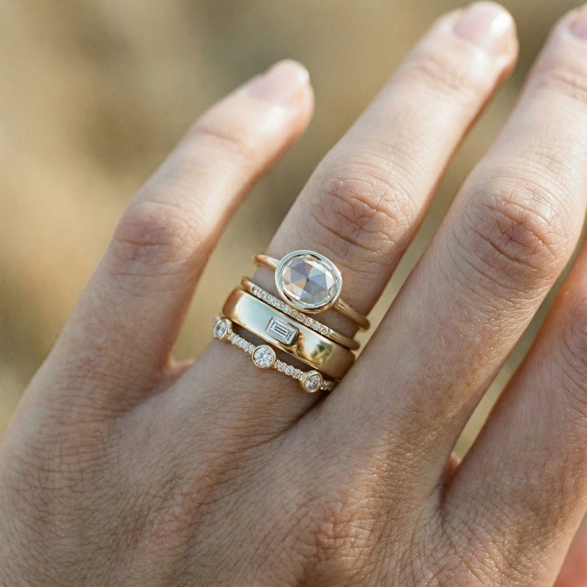 Conjunto de Anillos de Oro Vintage con Circonitas