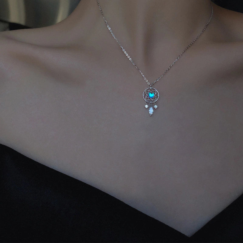 Collar Atrapa Sueños de Cristal Luna Plateada