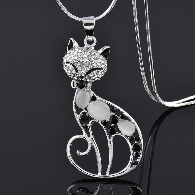 Collar de Plata con Gatitos Amorosos y Zirconia
