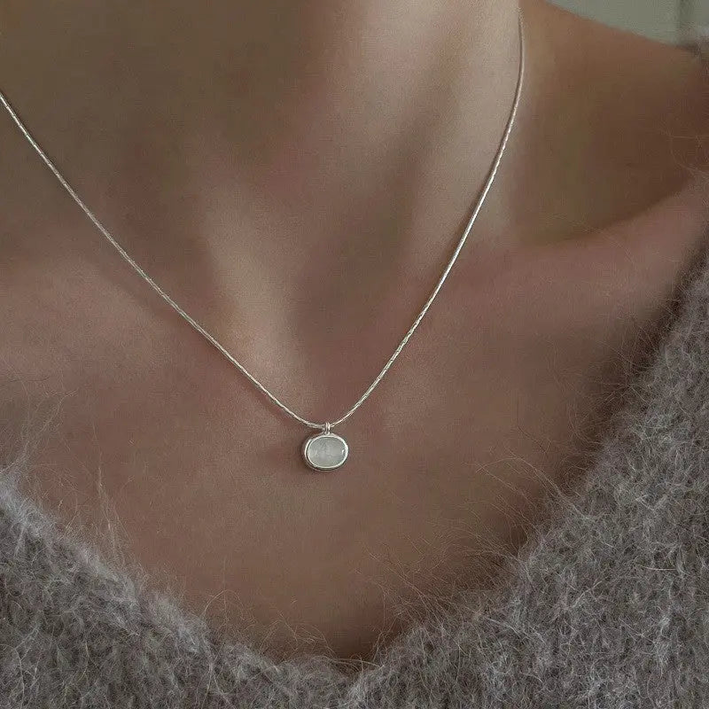 Collar Clásico con Colgante Solitaire en Plata