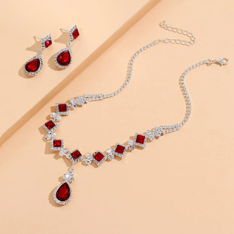 Conjunto de Gotas Rojas – Collar y Pendientes Colgantes