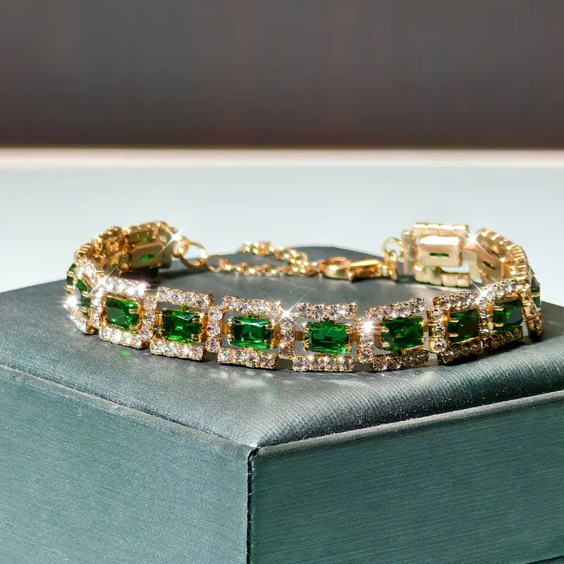 Elisa Esmeralda del Brazalete de Oro