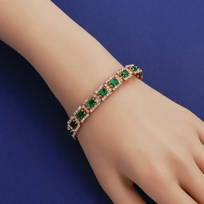 Elisa Esmeralda del Brazalete de Oro