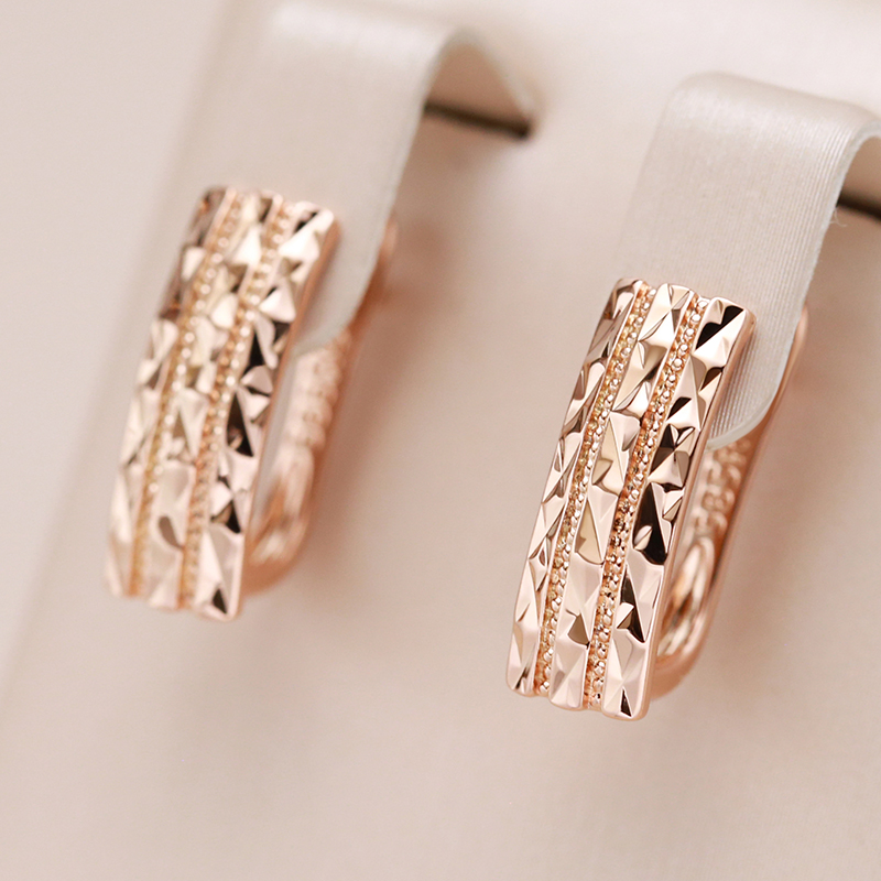 Pendientes Elegantes de Oro