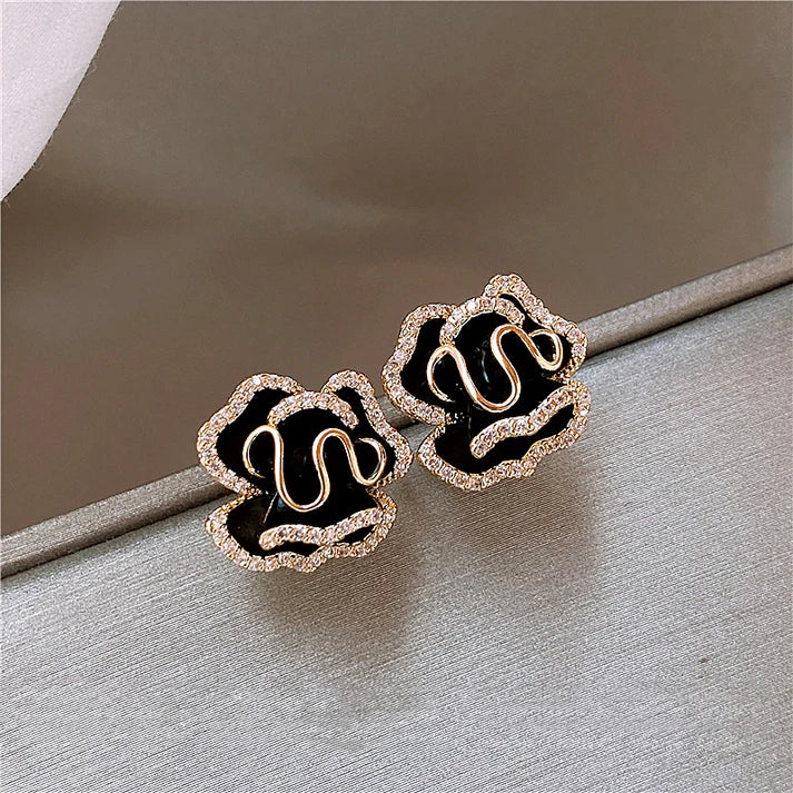 Pendientes Elegantes de Loto Negro en Oro