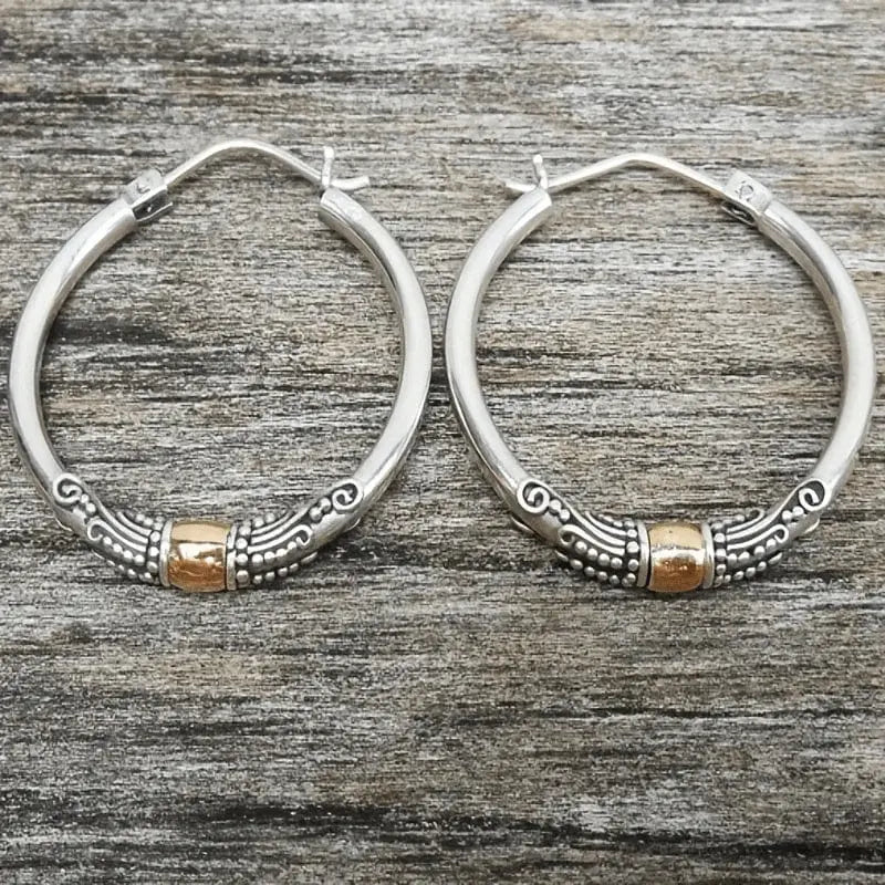 Aretes de Aro de Plata Vintage con Patrón Grabado