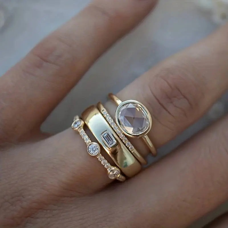 Conjunto de Anillos de Oro Vintage con Circonitas