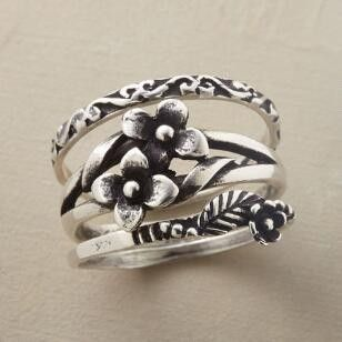 Anillo de Plata Vintage con Flores Superpuestas