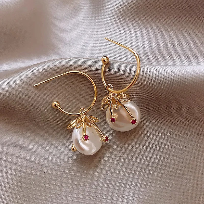 Pendientes Vintage de Oro y Perlas de Cereza