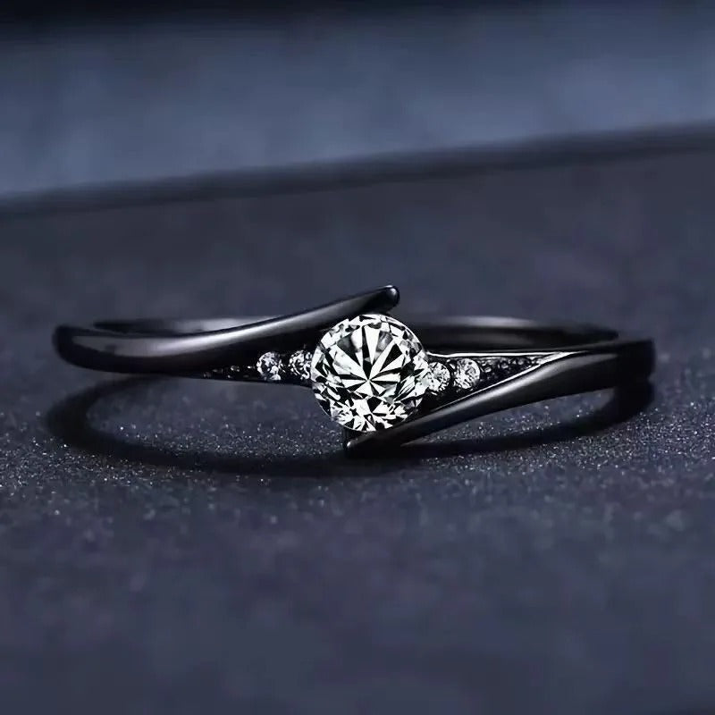 Anillo Vintage en Oro Negro con Cristal