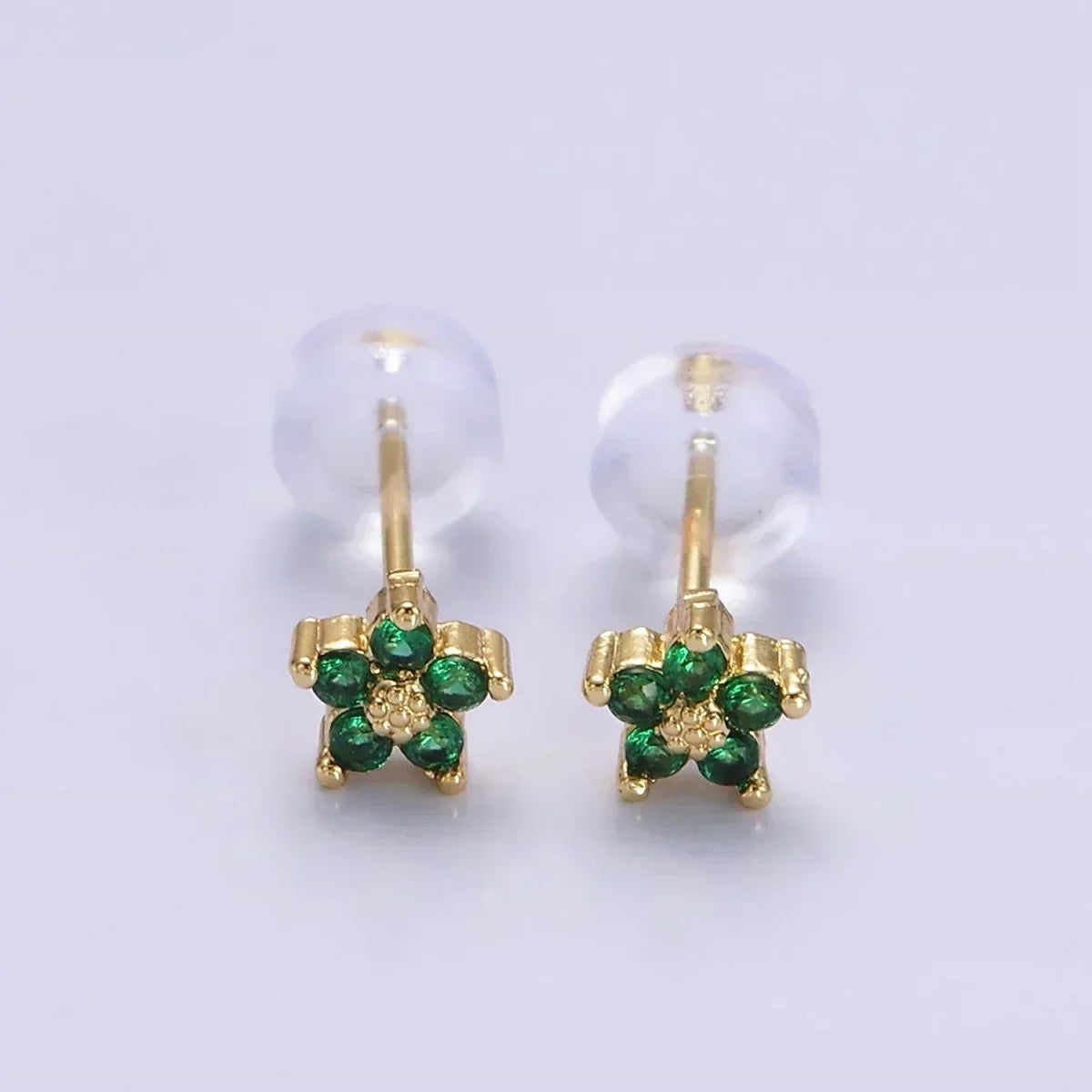 Pendientes de Uña con Flor Delicada