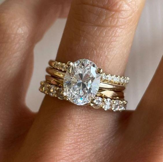 Conjunto de Anillos Brillantes con Zirconia Vintage