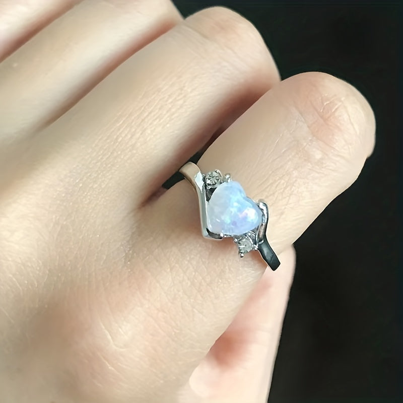 Anillo Estelar con Piedra Luna