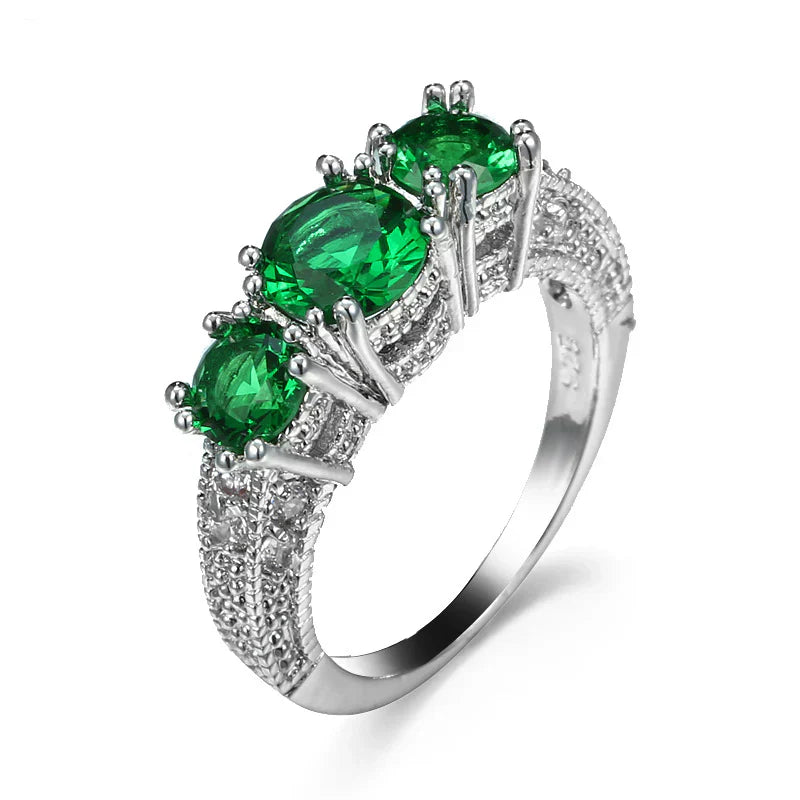 Anillo con 3 Piedras de Esmeralda