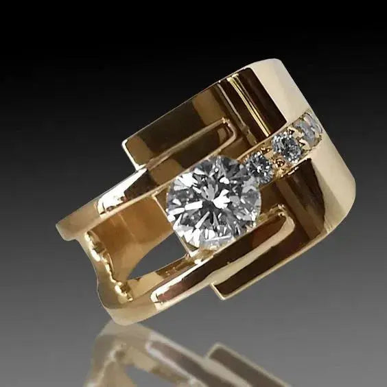 Anillo Vintage Irregular de Oro con Zirconia