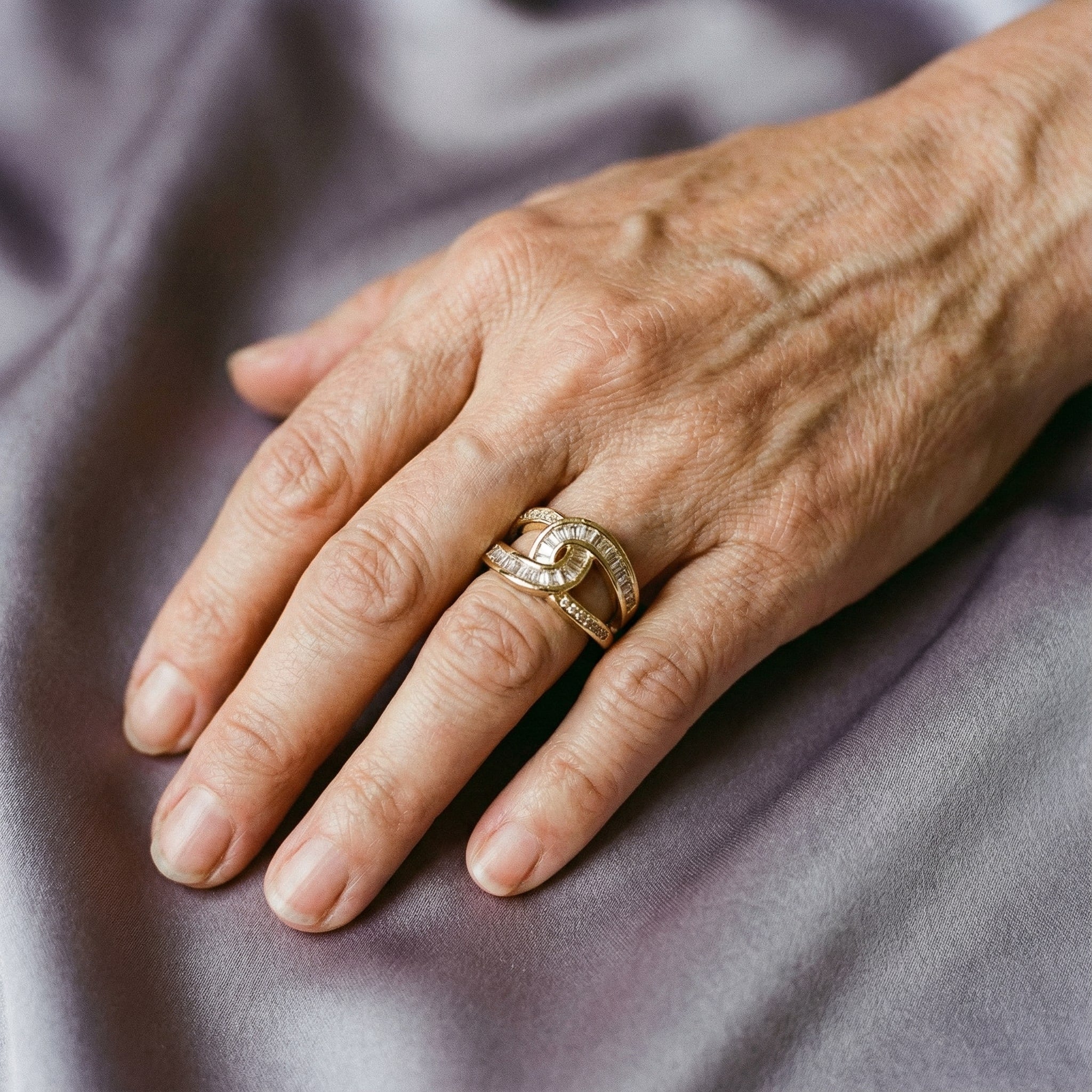 Anillo de Nudo Elegante