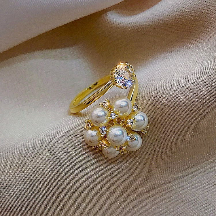 Anillo Ajustable con Lindas Perlas