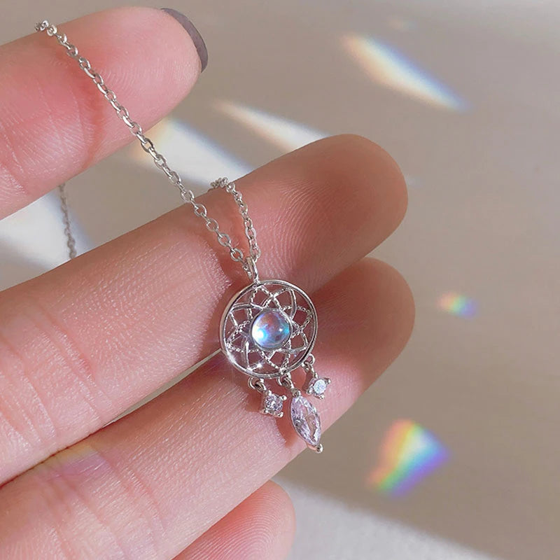 Collar Atrapa Sueños de Cristal Luna Plateada
