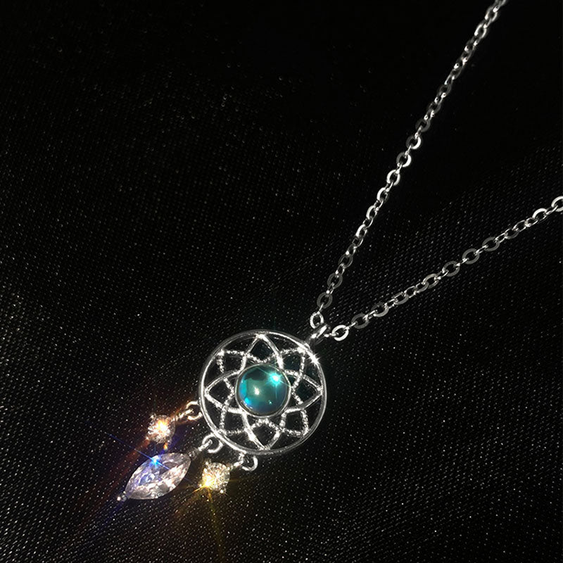 Collar Atrapa Sueños de Cristal Luna Plateada