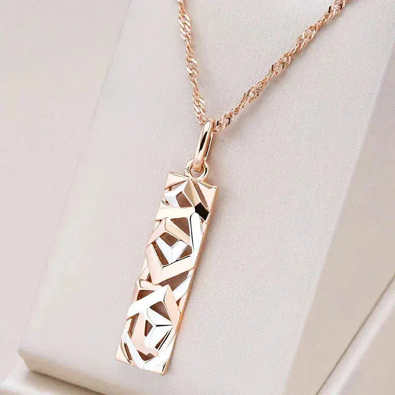 Collar Elegante de Plata y Oro