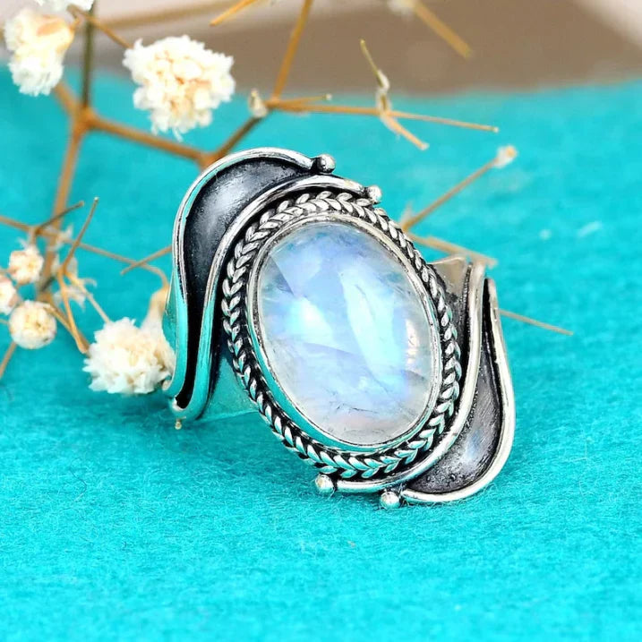 Anillo de Piedra Luna Elegante
