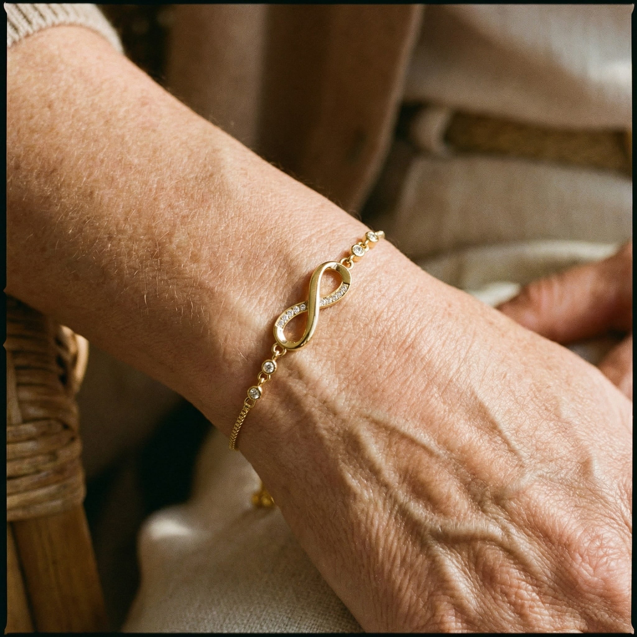 Pulsera Infinita Ajustable en Plata