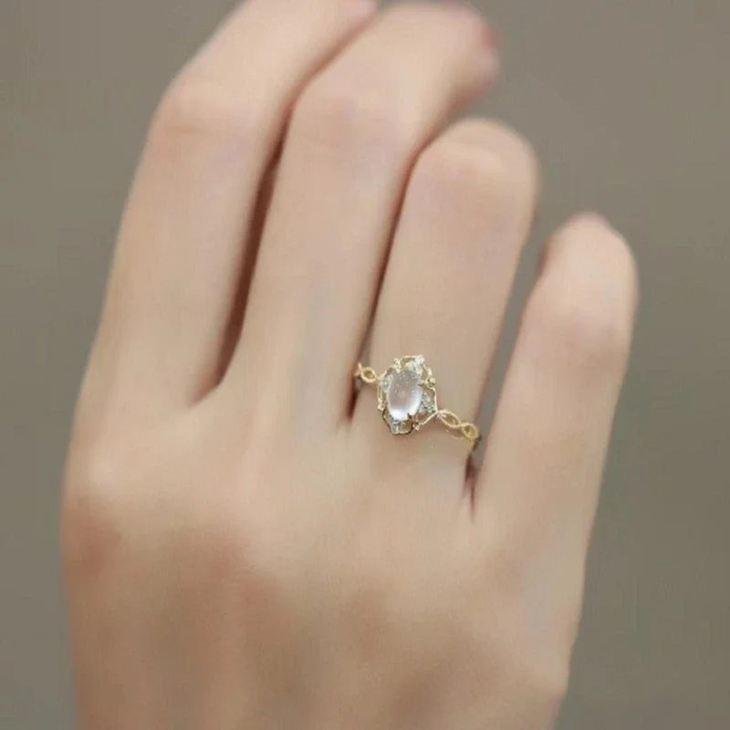 Anillo Mathilda con Piedra Luna