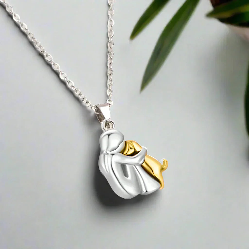 Collar de Abrazo con Colgante