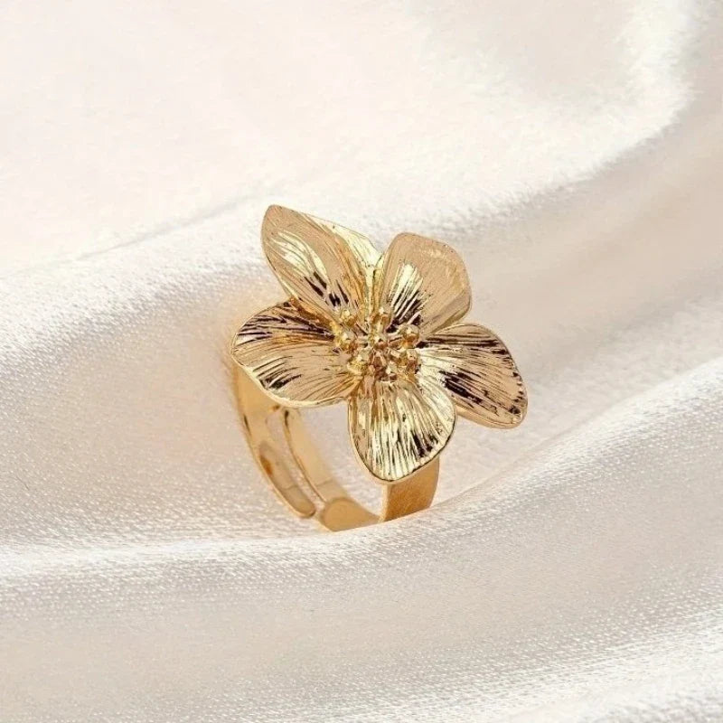Anillo de Flor Dorada