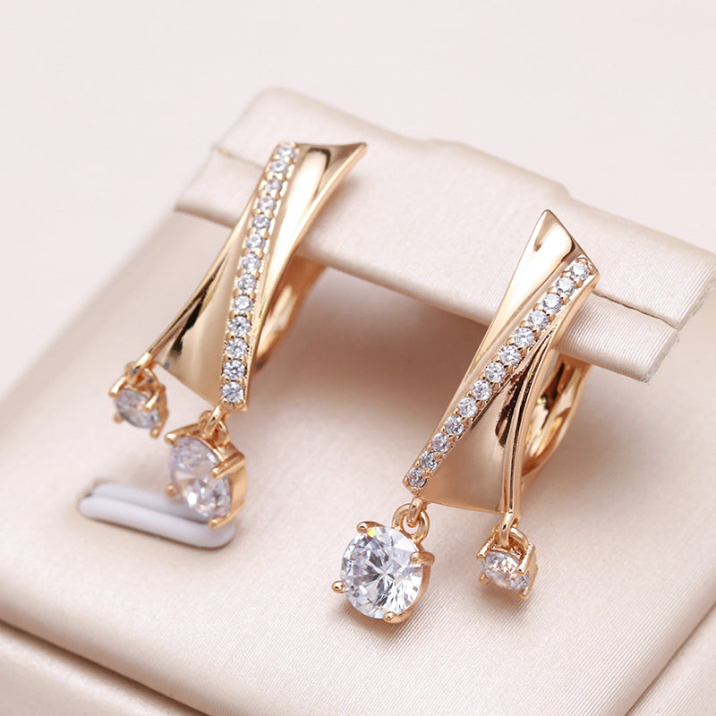 Pendientes Irregulares Elegantes en Oro y Circonitas