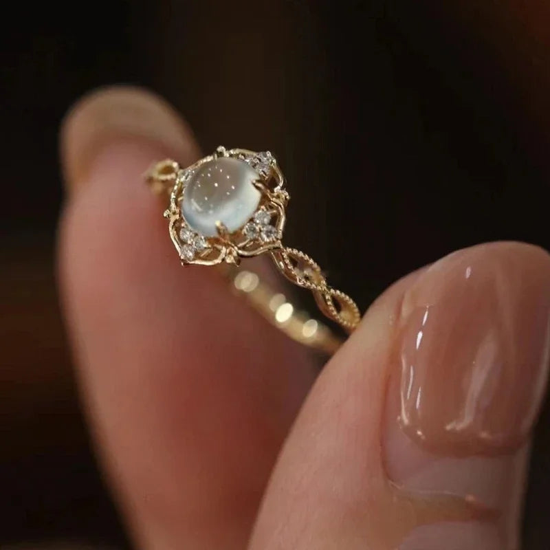 Anillo Mathilda con Piedra Luna