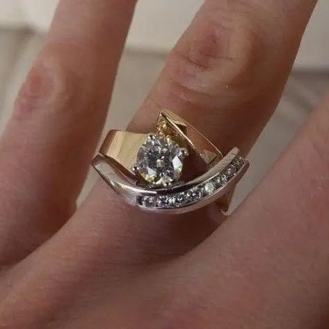 Anillo Irregular Vintage en Oro y Plata con Zirconia