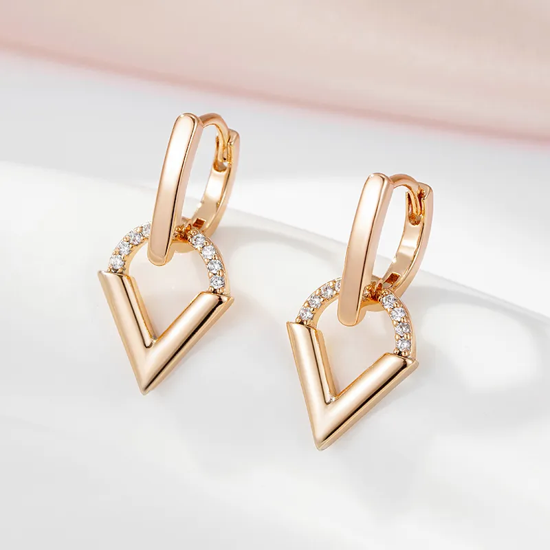 Pendientes Elegantes de Triángulo Dorado