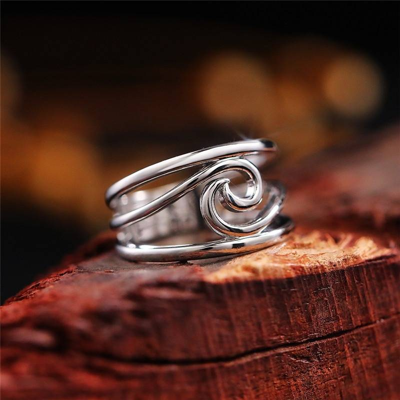 Anillo Vintage de Plata con Olas