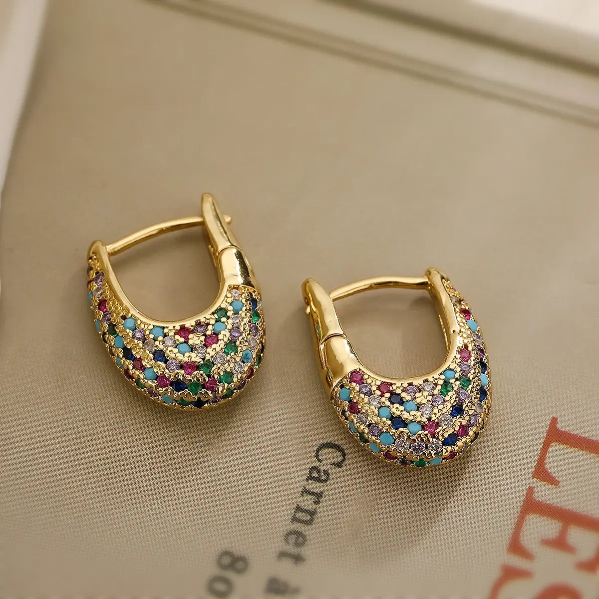 Pendientes Elegantes y Coloridos con Cristales Incorporados