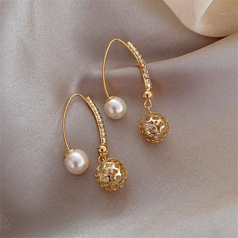 Pendientes Colgantes Vintage de Oro y Perlas
