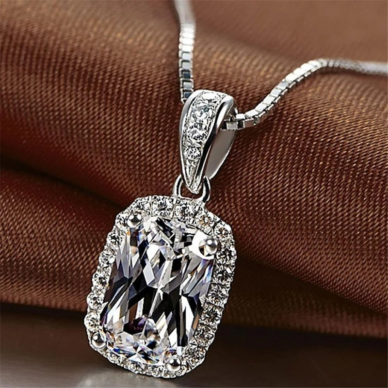 Collar de Plata Vintage con Cristal de Corte Cojín