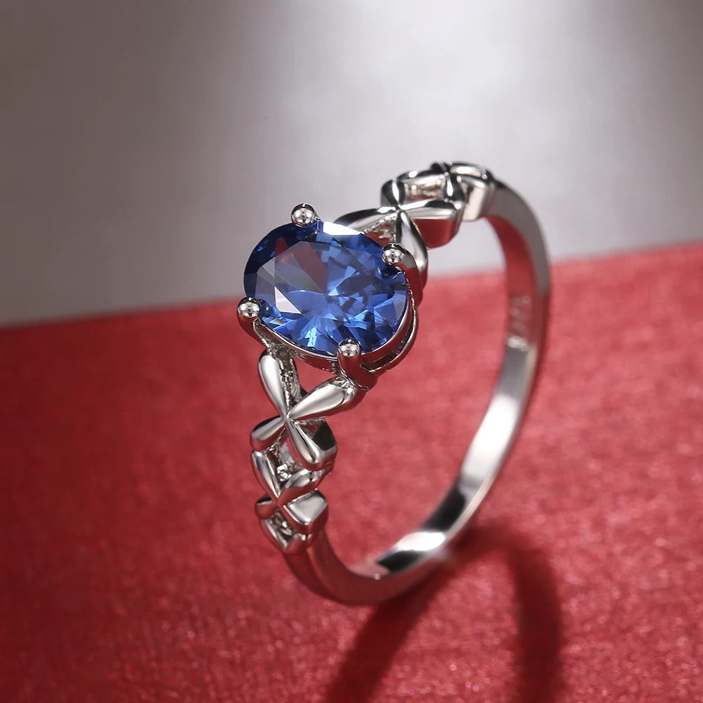 Anillo de Plata Vintage con Cristal Azul