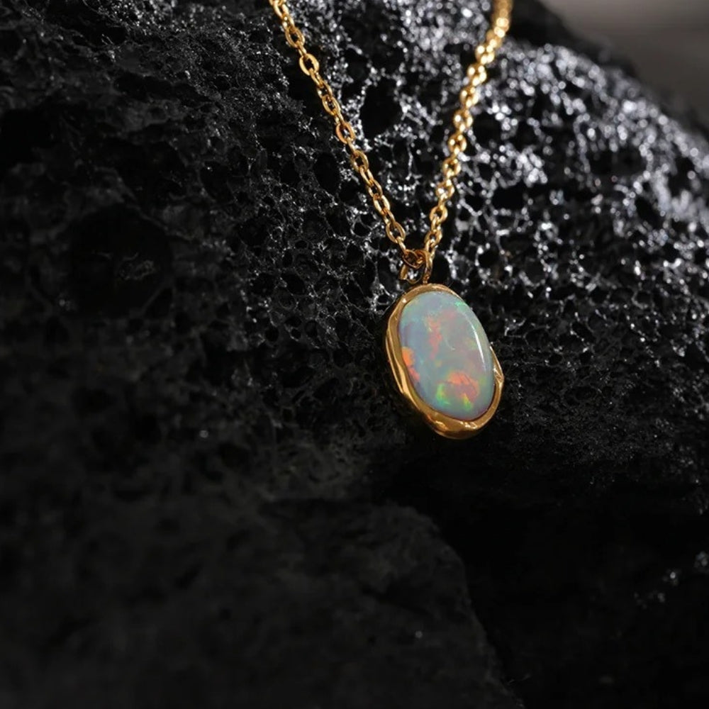 Collar de Piedra Ópalo Brillante Vintage